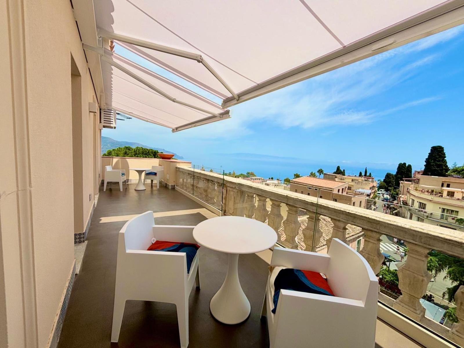 La Terrazza Di Porta Messina Hotel Taormina Exterior photo