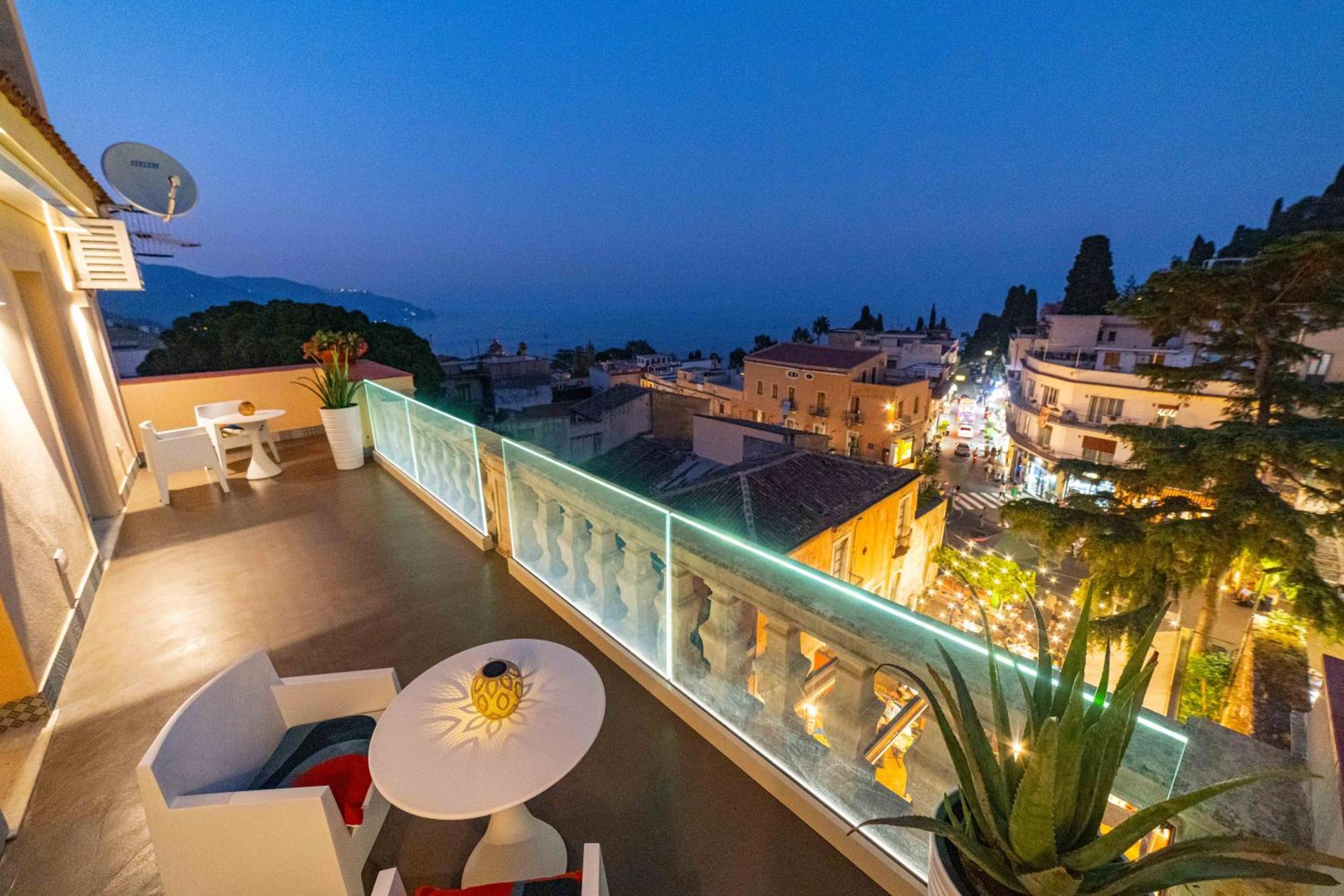 La Terrazza Di Porta Messina Hotel Taormina Exterior photo